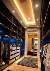 Большая открытая гардеробная комната с комбинированным наполнением Хабаровск