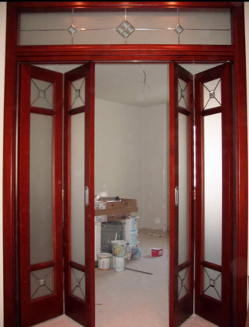 Дверь гармошка с декоративными стеклянными вставками Хабаровск